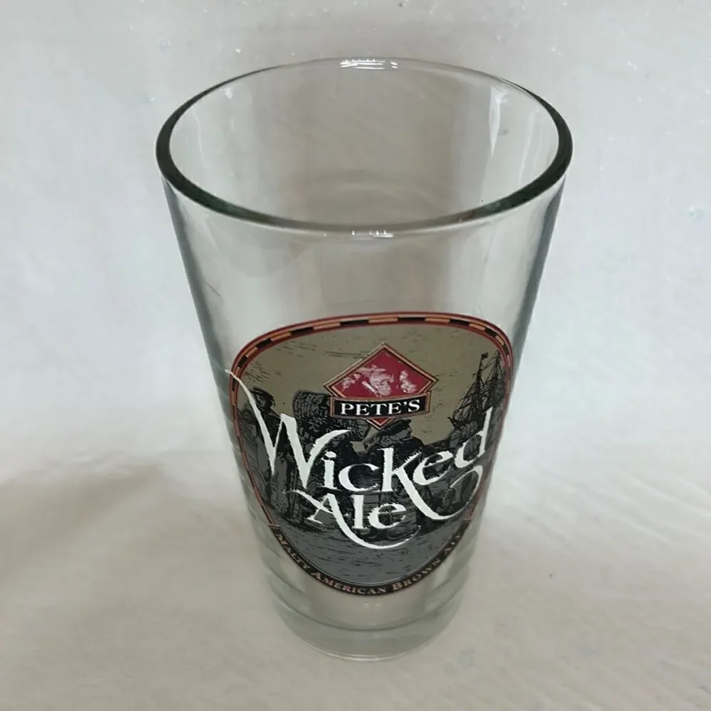 Pete Wicked Ale Beer Glass 16 Oz 6 In Tall Malty American Brown Red Gray Bar